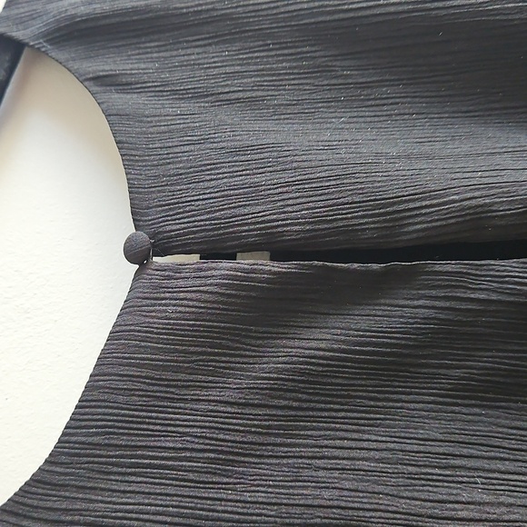 2/$20 Rock & Shine - Elegant Black Sleeveless Top - Size Medium - Picture 6 of 6